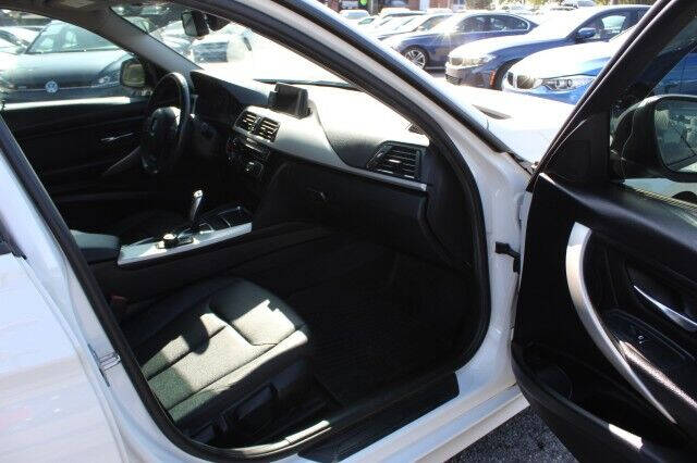 2017 BMW 3 Series 320i