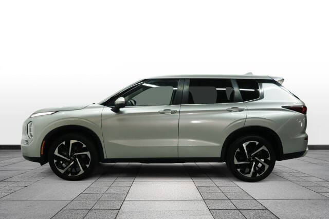 2022 Mitsubishi Outlander SE