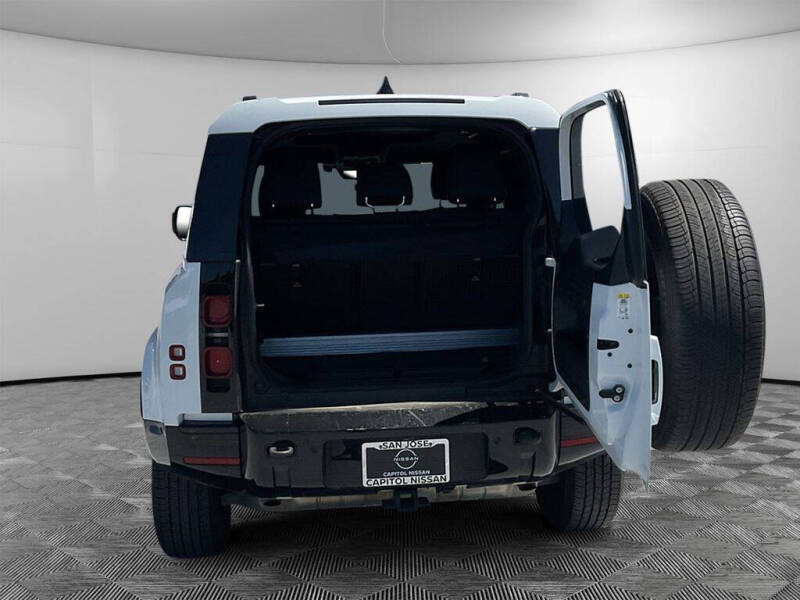 2024 Land Rover Defender 90 P400 X-Dynamic SE