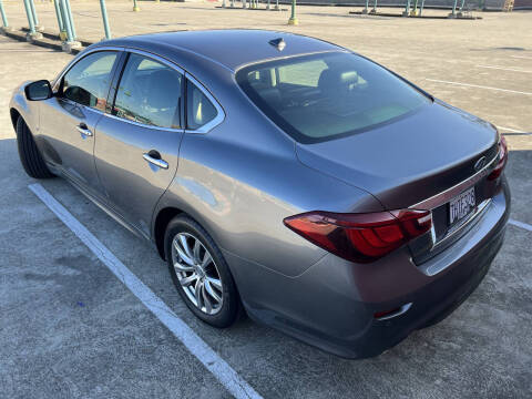 2015 Infiniti Q70 3.7