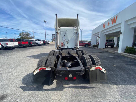 2004 Freightliner Columbia 120