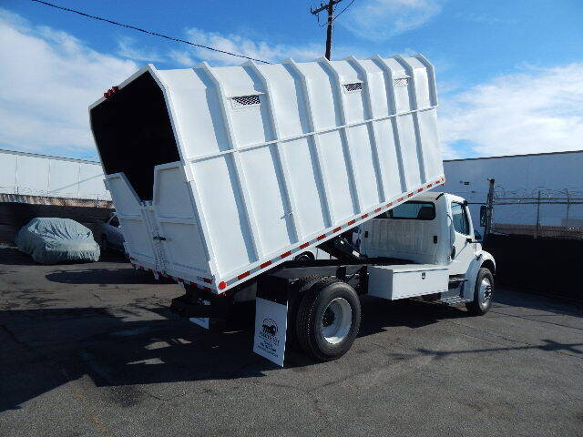 2019 Freightliner M2 106