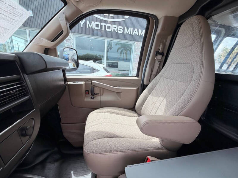 2021 Chevrolet Express 2500