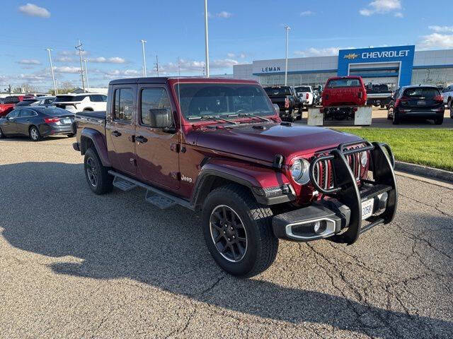 Used 2021 Jeep Gladiator Overland with VIN 1C6HJTFG5ML596689 for sale in Bloomington, IL