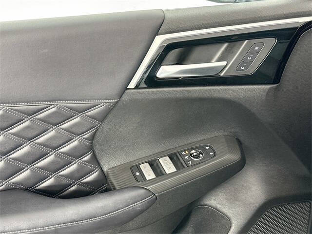 2023 Mitsubishi Outlander PHEV SEL