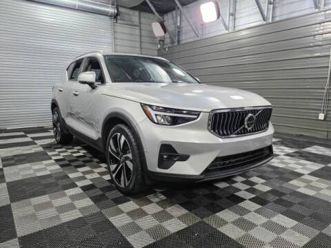 2023 Volvo XC40 B5 Ultimate Bright Theme