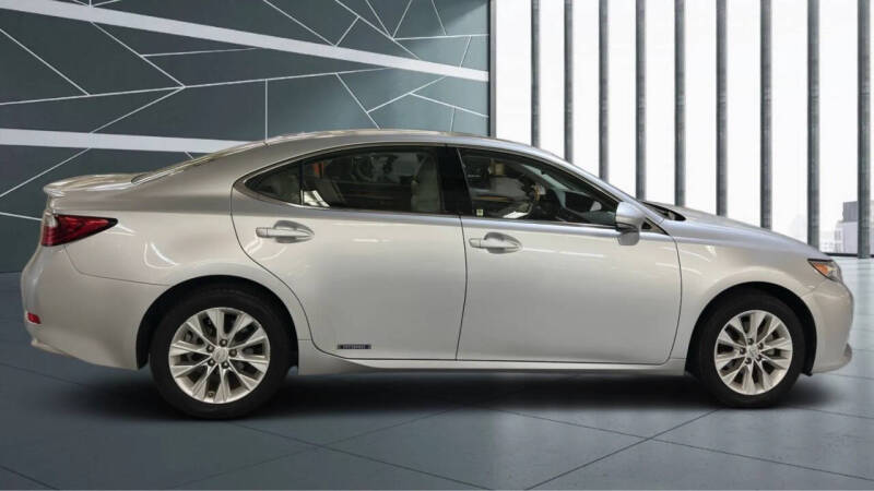 2013 Lexus ES 300h