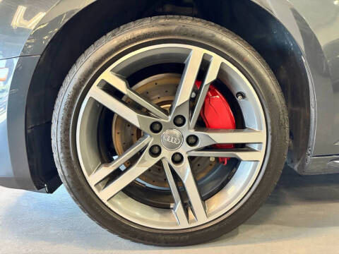 2017 Audi A4 2.0T quattro Prestige