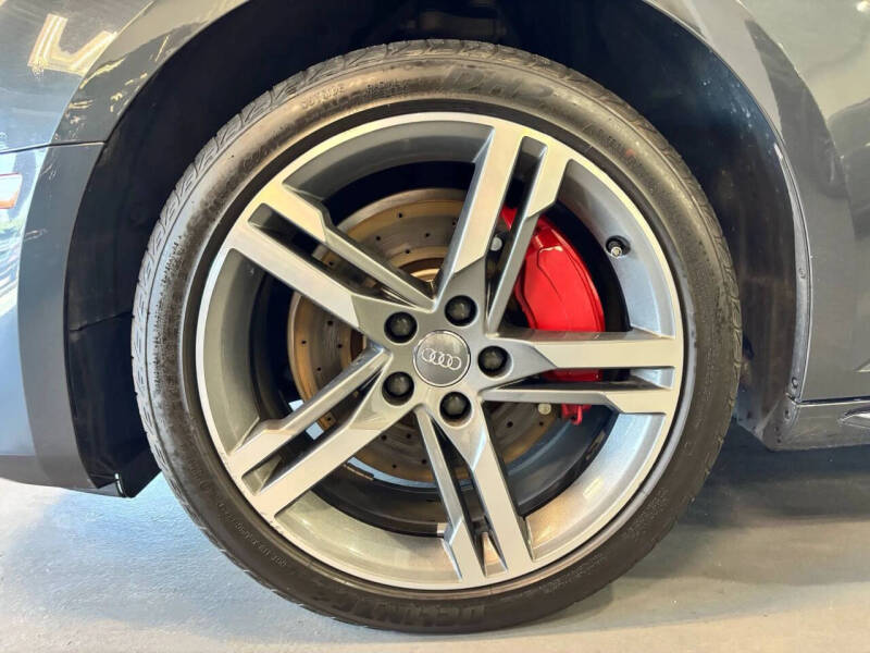 2017 Audi A4 2.0T quattro Prestige