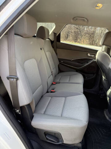 2017 Hyundai Santa Fe SE