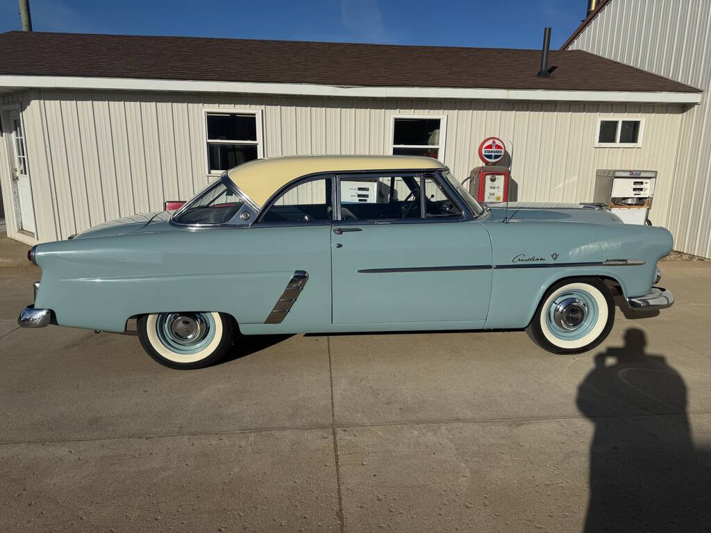 1952 Ford Crestline 16