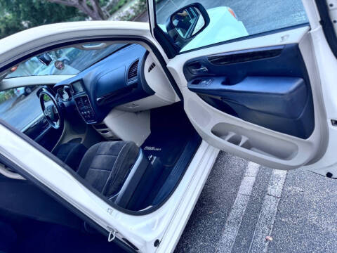 2013 Dodge Grand Caravan SE