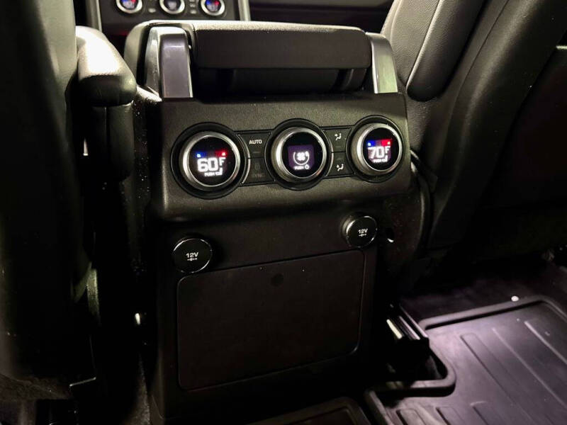 2020 Land Rover Discovery Landmark Edition