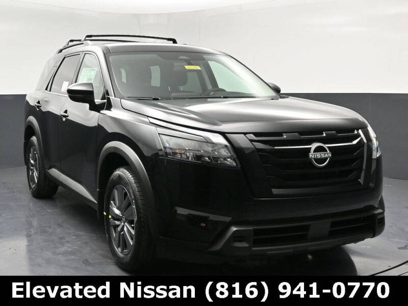 2025 Nissan Pathfinder SV's photo