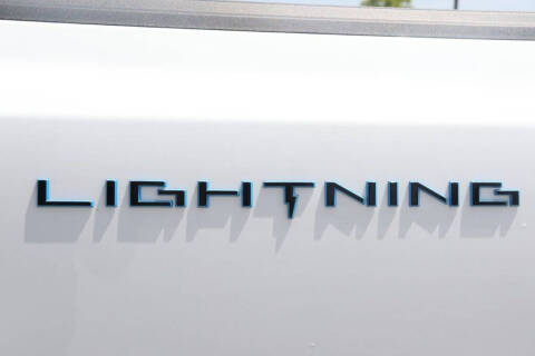 2025 Ford F-150 Lightning Flash