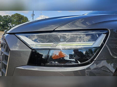 2019 Audi Q8 quattro Premium Plus 55 TFSI