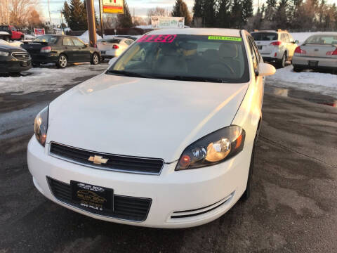 2008 Chevrolet Impala for sale at BELOW BOOK AUTO SALES in Idaho Falls ID