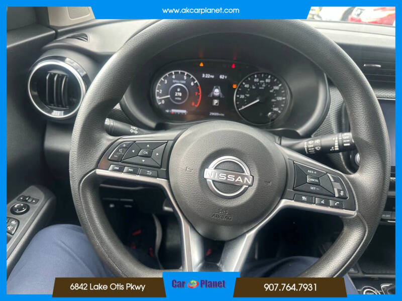 2022 Nissan Kicks SV