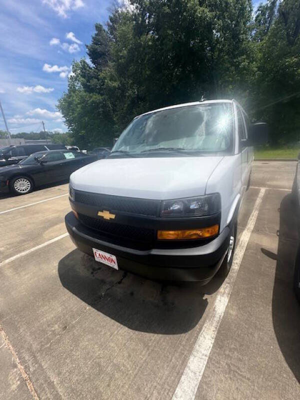 2025 Chevrolet Express LS 3500