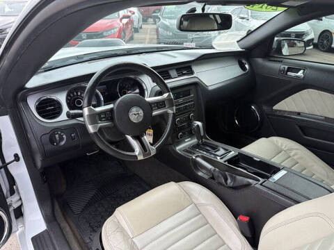 2014 Ford Mustang V6
