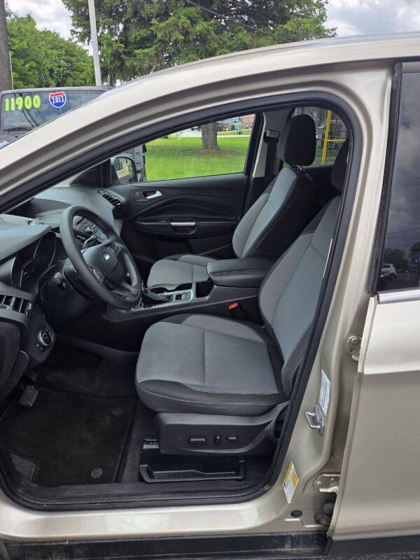 2017 Ford Escape SE - Photo 10