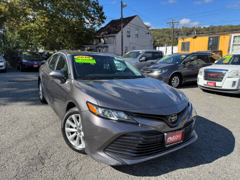 2018 Toyota Camry for sale at Auto Universe Inc. in Paterson NJ