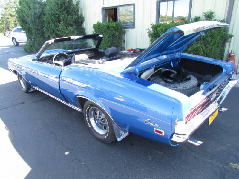 1969 Mercury Cougar XR7