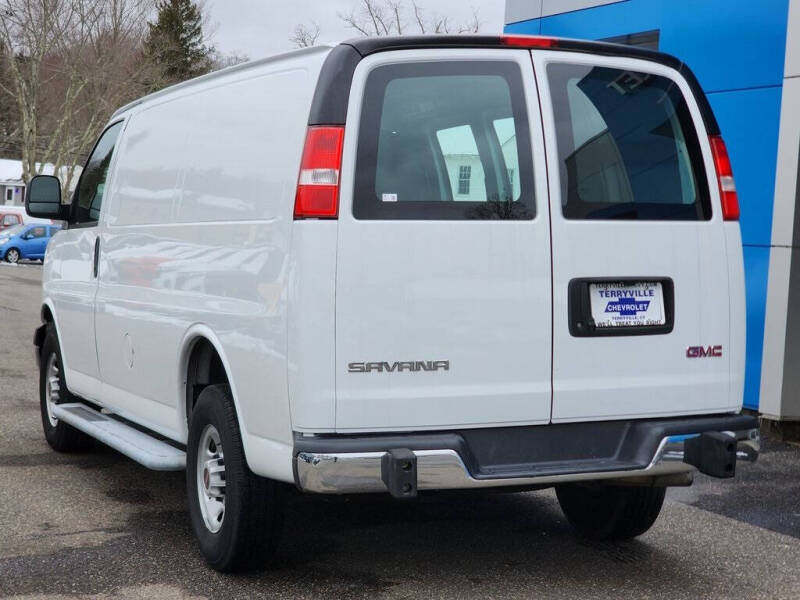 2022 GMC Savana 2500