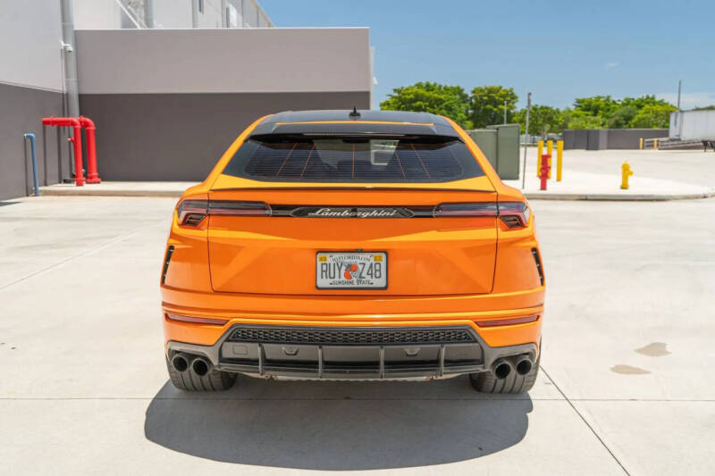 2022 Lamborghini Urus