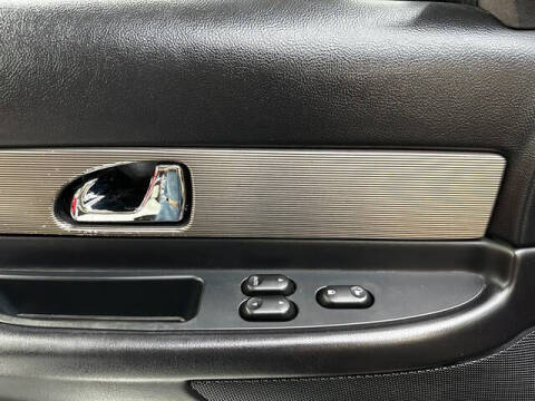 2004 Ford Thunderbird Deluxe