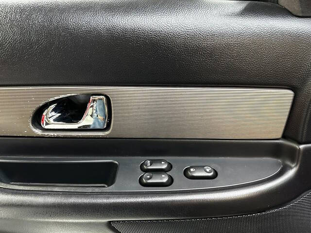 2004 Ford Thunderbird Deluxe