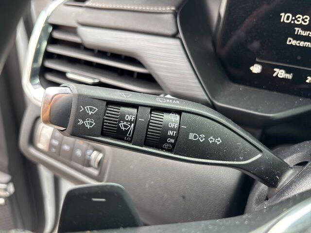 2024 GMC Acadia Elevation