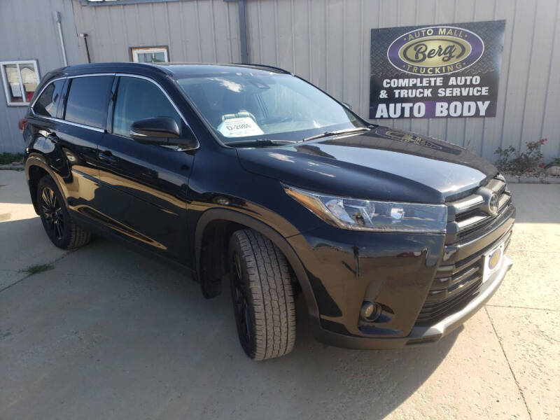 2019 Toyota Highlander SE's photo