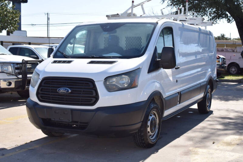 2016 Ford Transit Base's photo