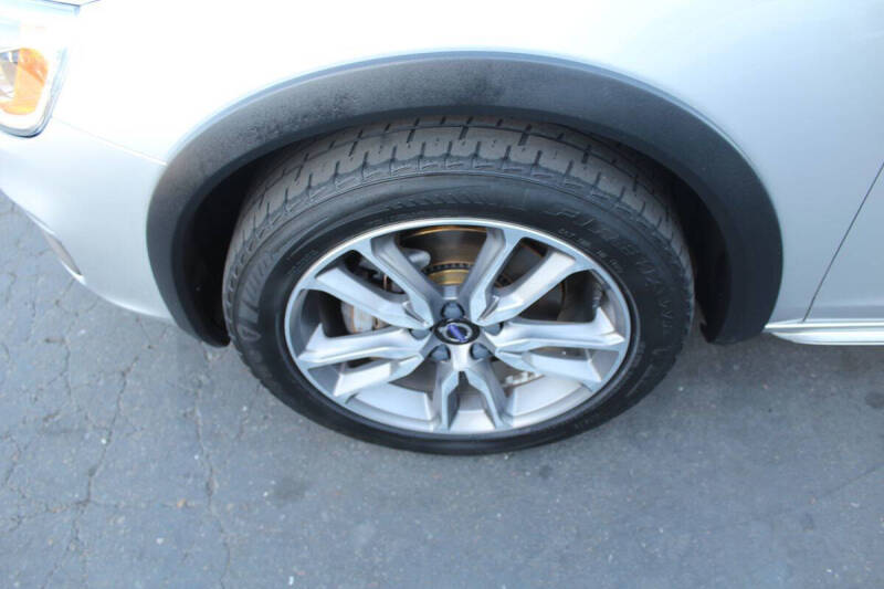 2018 Volvo V60 Cross Country T5 Premier