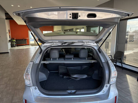 2014 Toyota Prius v Five