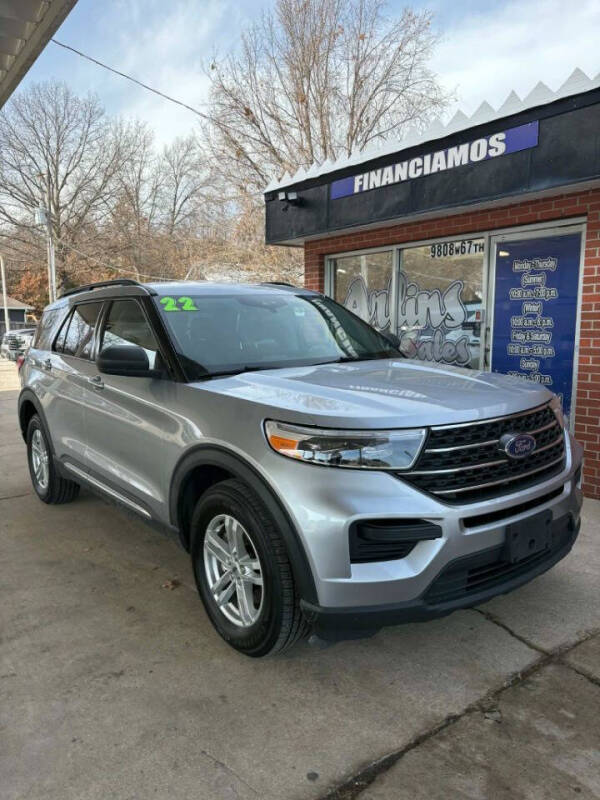 2022 Ford Explorer XLT's photo