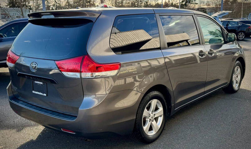 2011 Toyota Sienna Base 7-Passenger