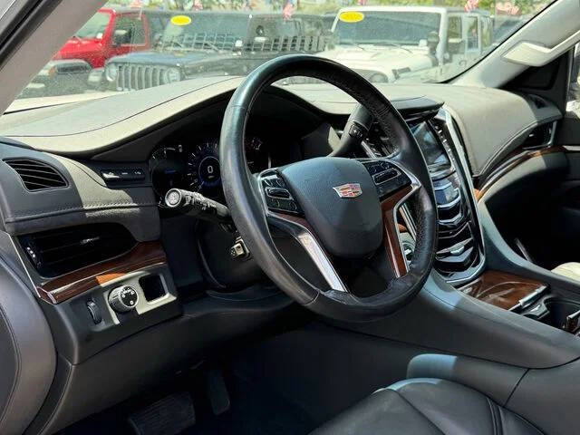 2019 Cadillac Escalade Luxury