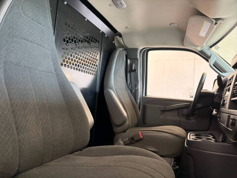 2023 Chevrolet Express 2500