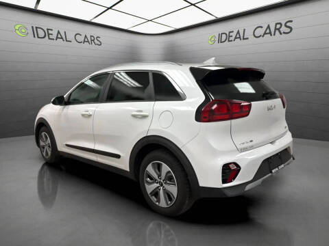 2022 Kia Niro LX