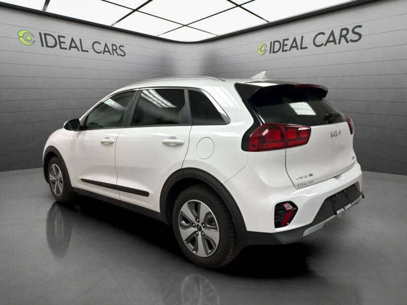 2022 Kia Niro LX