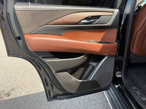 2016 Cadillac Escalade Luxury Collection