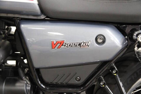 2023 Moto Guzzi V7 Special