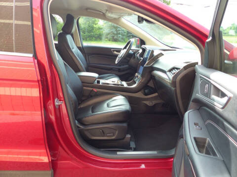 2022 Ford Edge Titanium