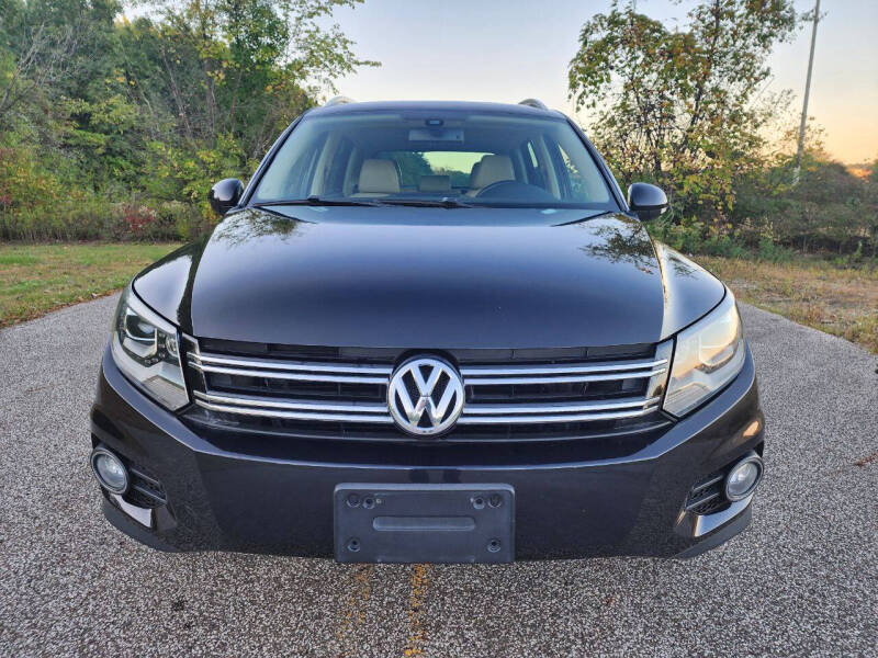 2017 Volkswagen Tiguan SEL photo 3