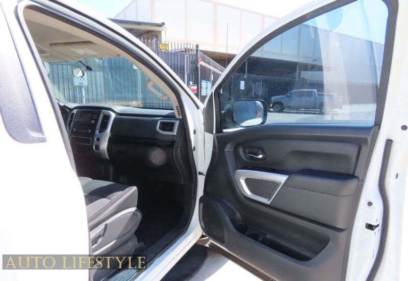 2017 Nissan Titan S