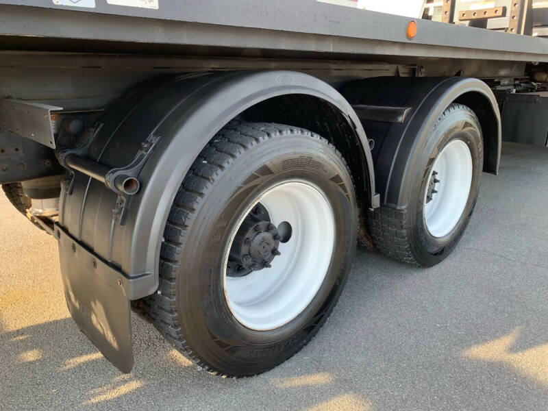 2011 Freightliner M2 112V