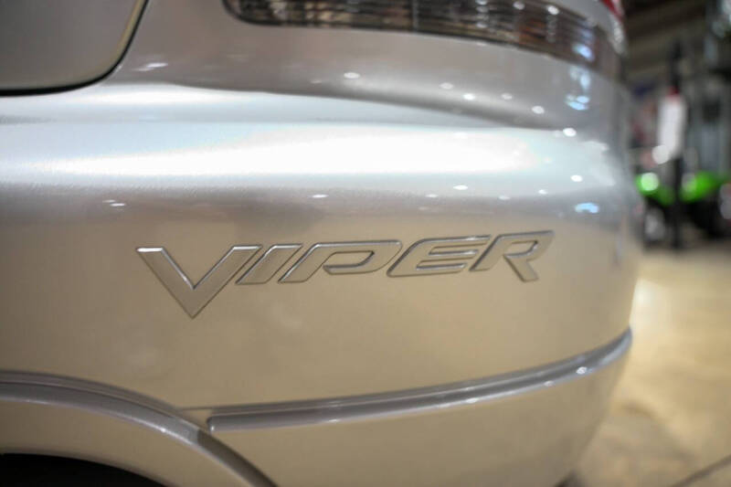 2004 Dodge Viper SRT-10