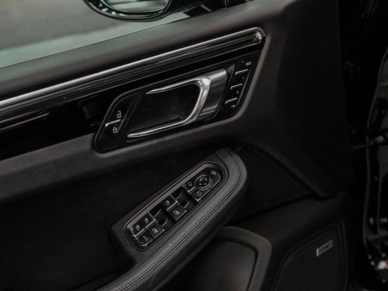 2022 Porsche Macan S